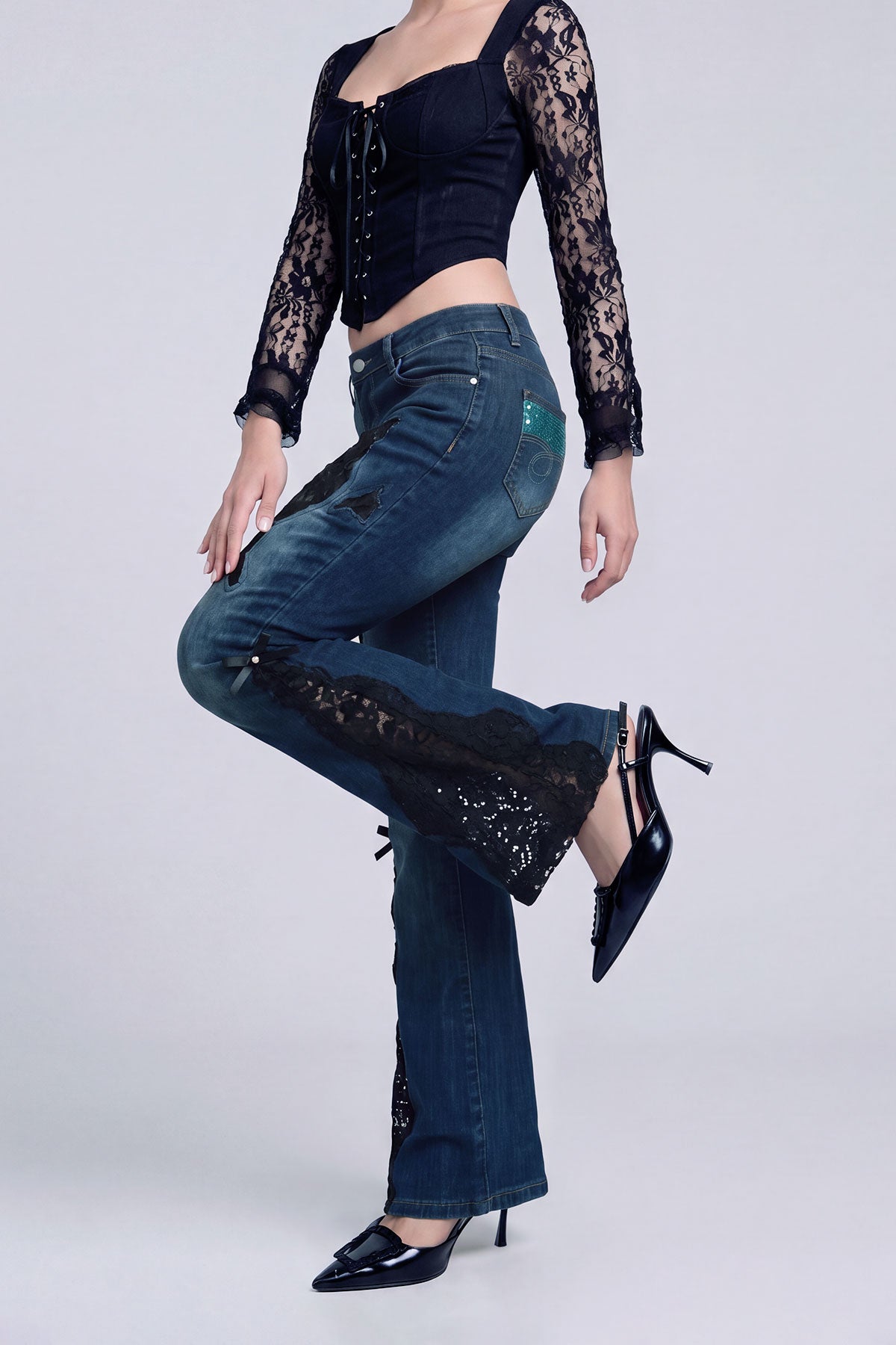 Kennedy Dantel ve Dekonstrüksiyon Detaylı Bootcut Jean Pantolon