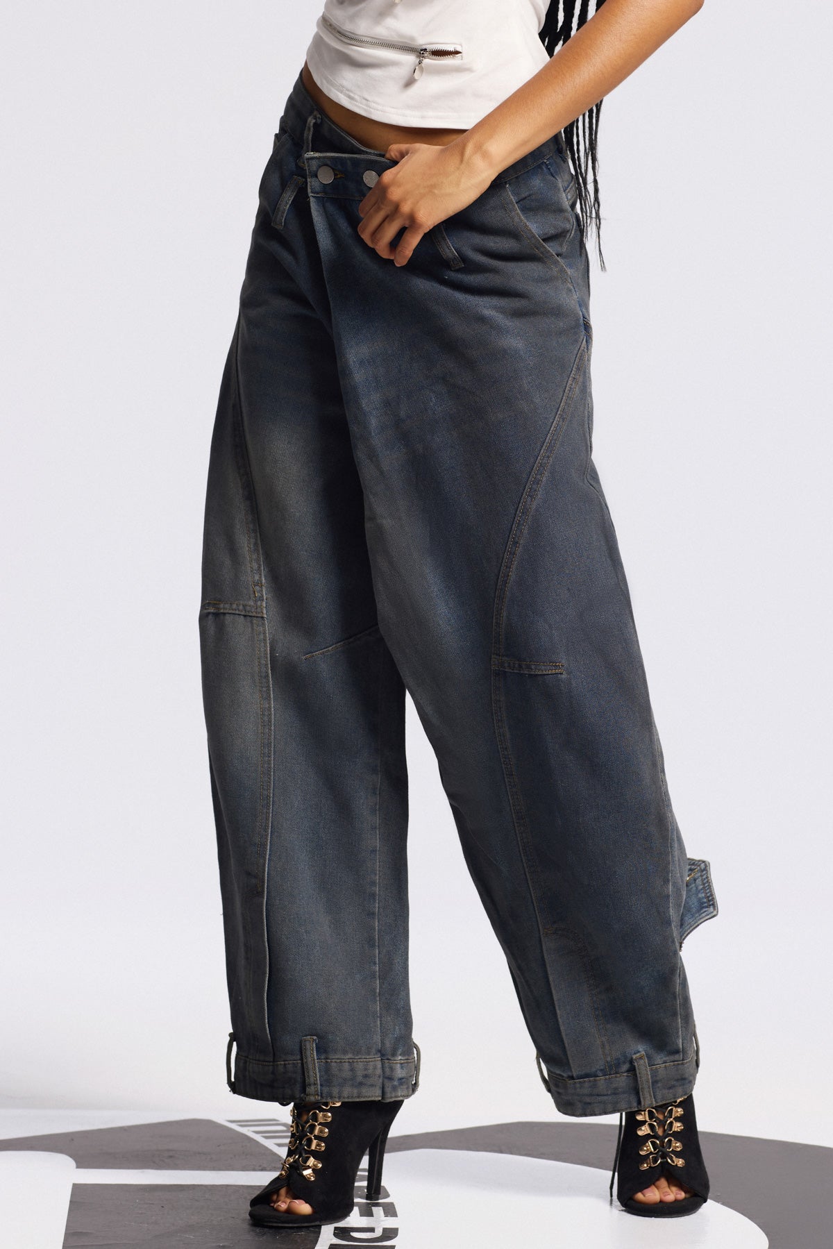 Bilal Desenli Asimetrik Baggy Jean Pantolon