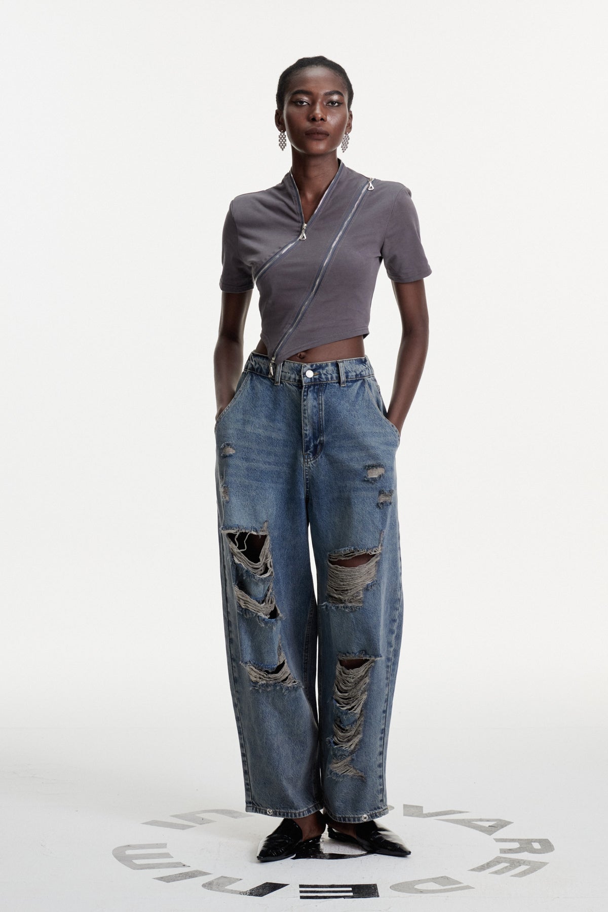 Colten Yırtık Cutout Detaylı Jean Pantolon