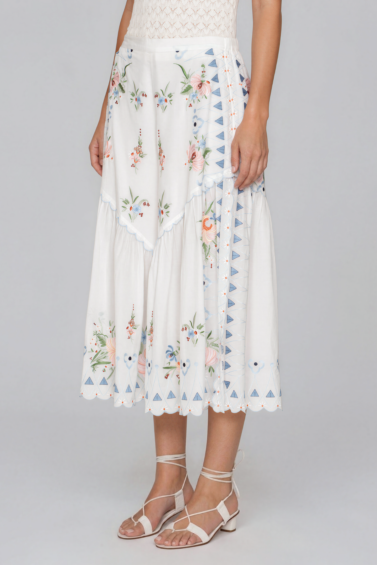 Jeanette Yırtmaçlı Çiçek Nakışlı Pantolon