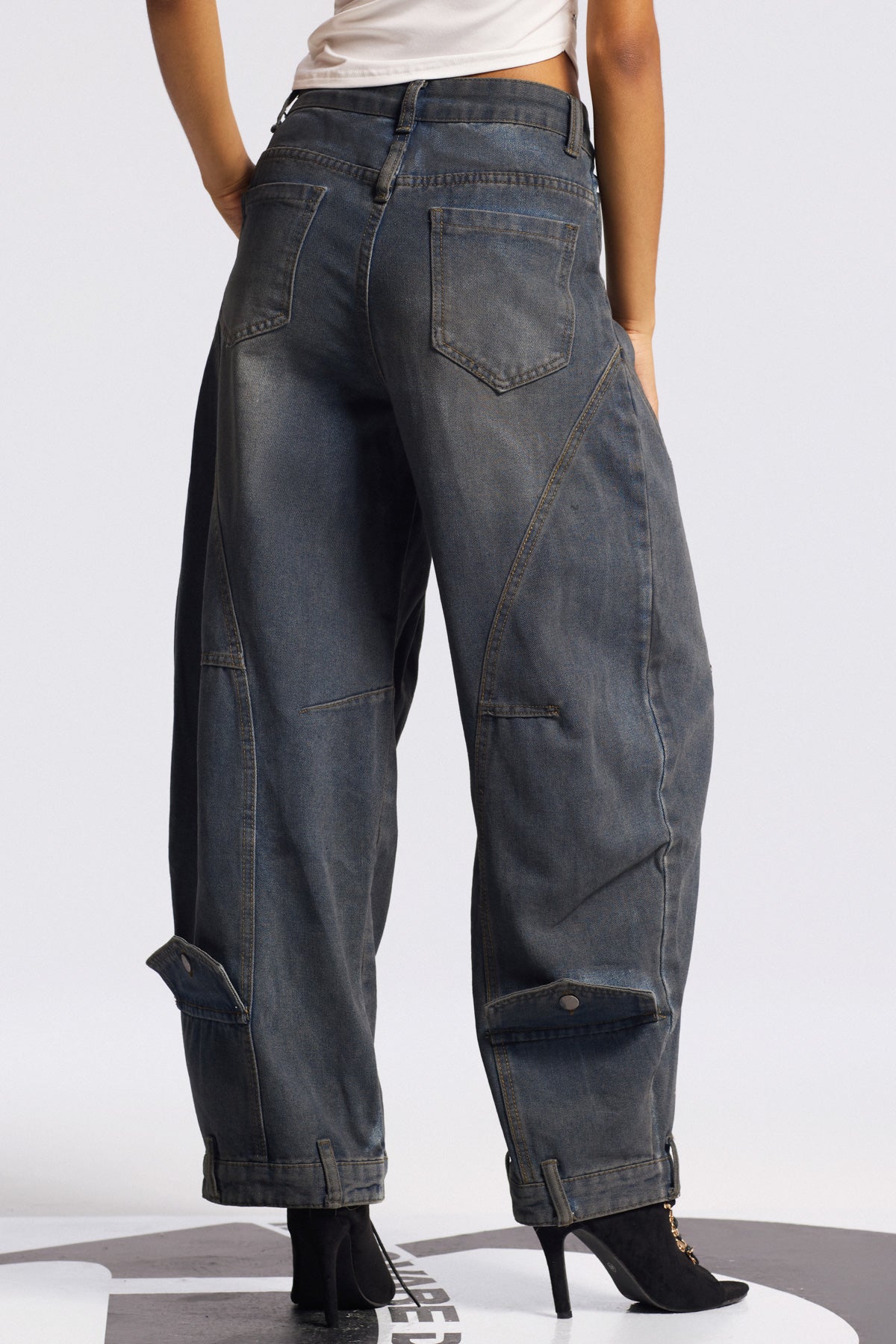 Bilal Desenli Asimetrik Baggy Jean Pantolon