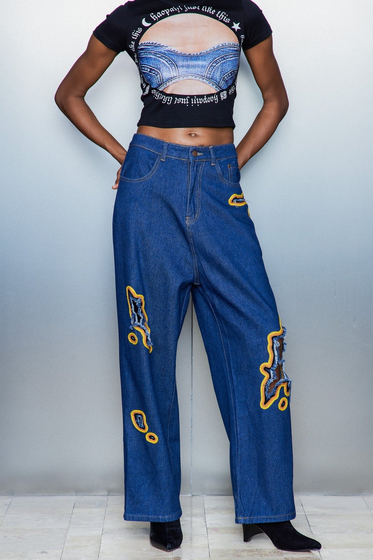 Billie Pencere ve Nakış Detaylı Mavi Jean Pantolon