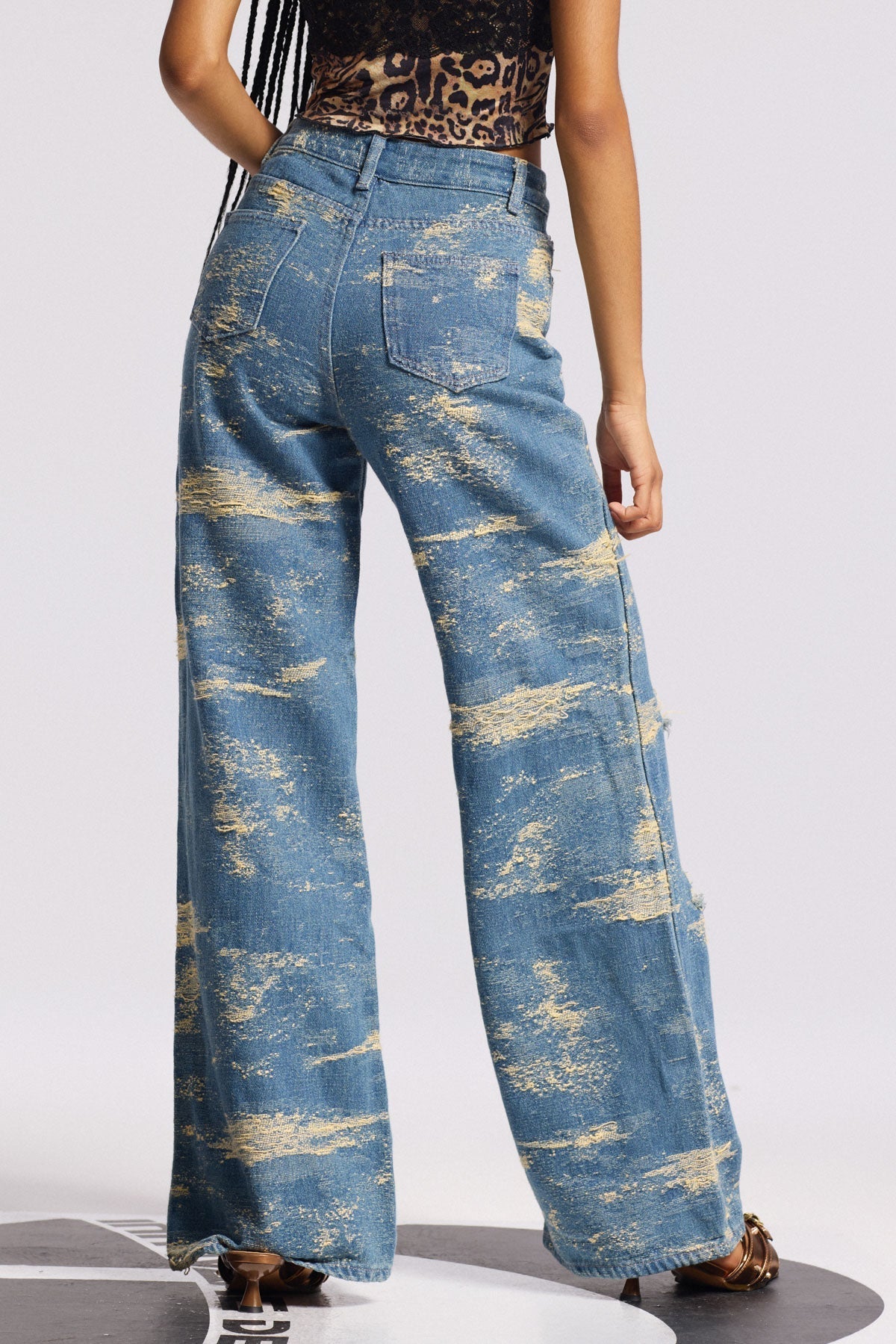 Bistra Batik ve Yırtık Detaylı Düz Paça Jean Pantolon
