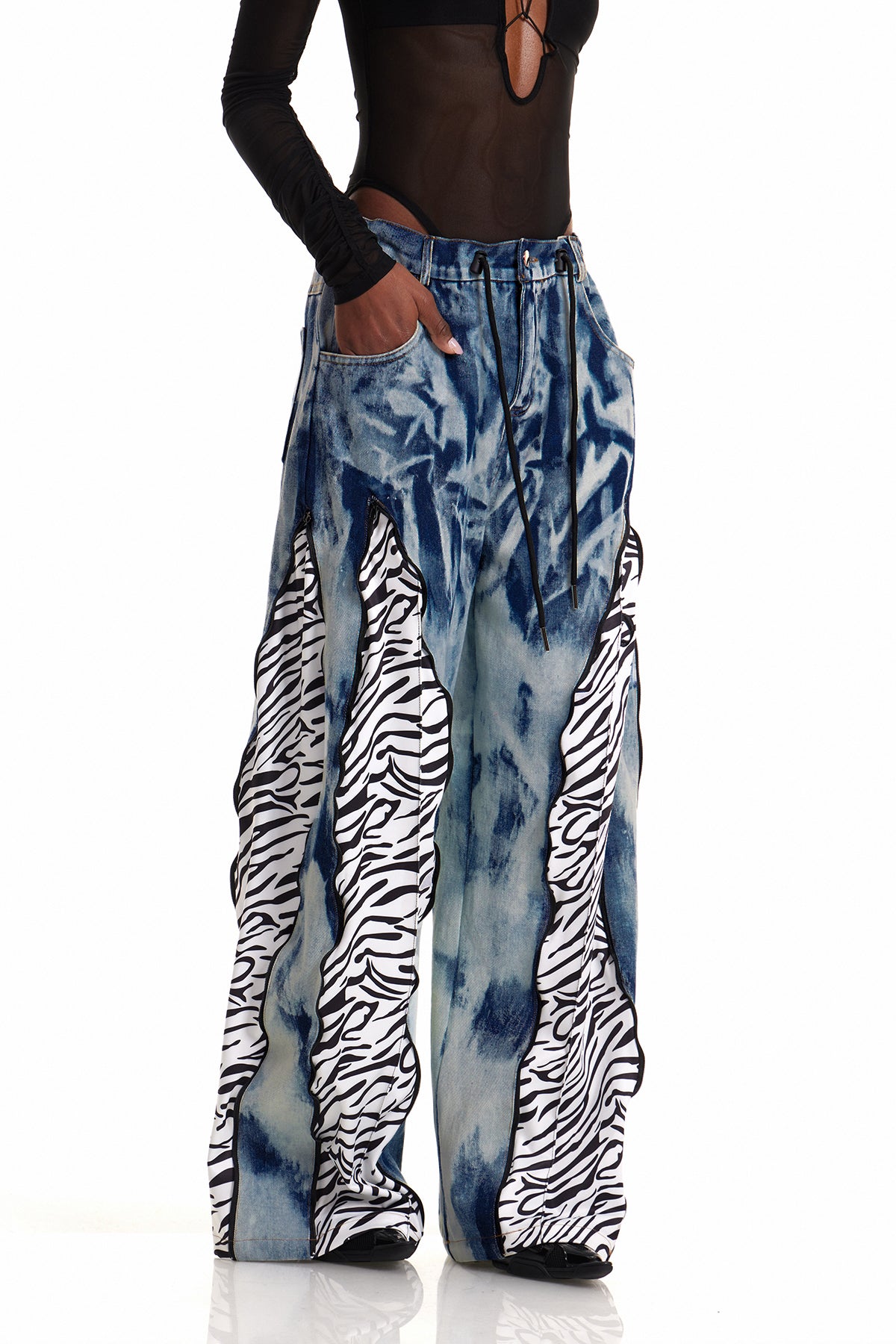 Caprina Batik Boyalı Dekonstrüksiyon Barrel Jean Pantolon