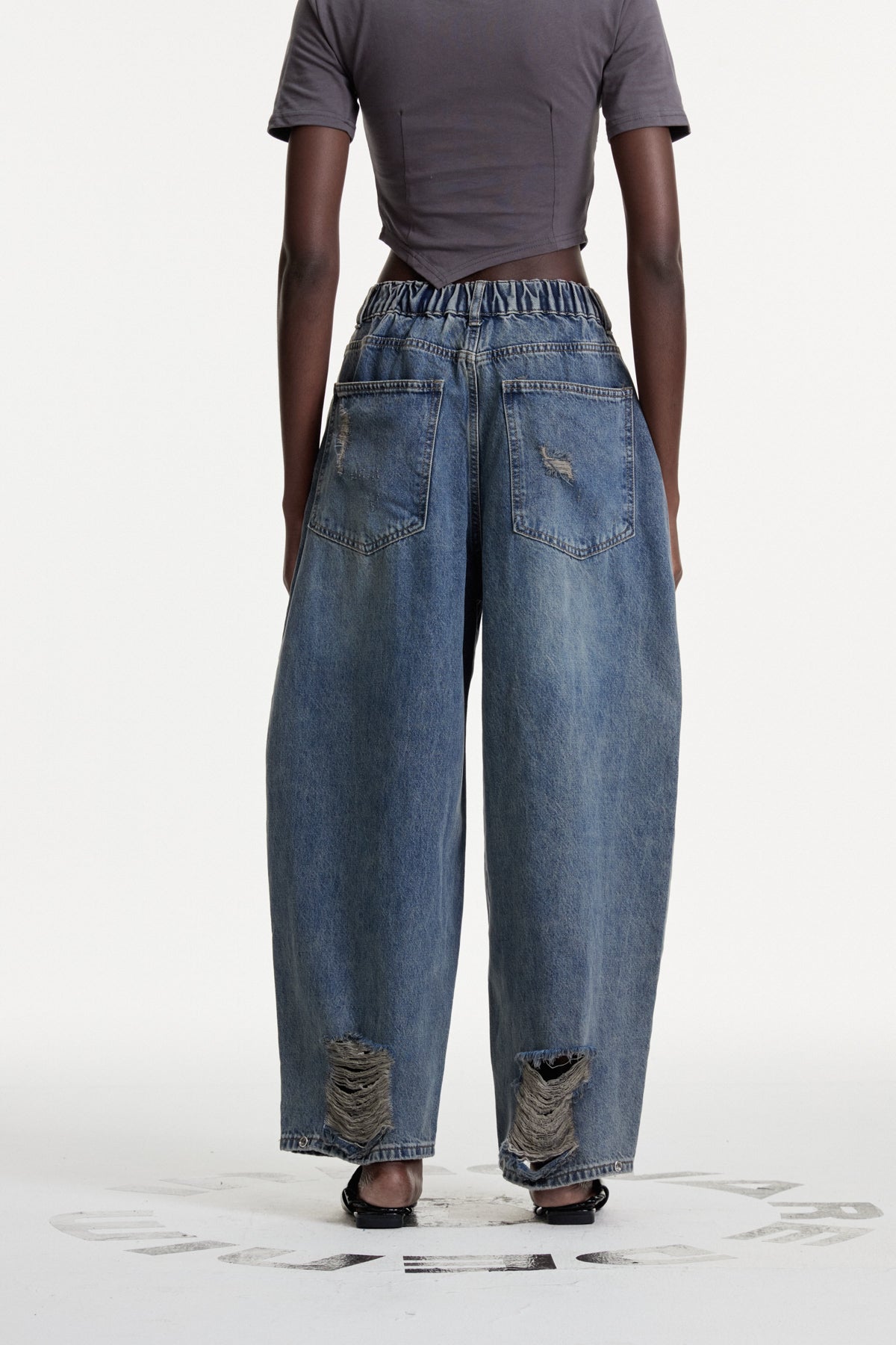 Colten Yırtık Cutout Detaylı Jean Pantolon