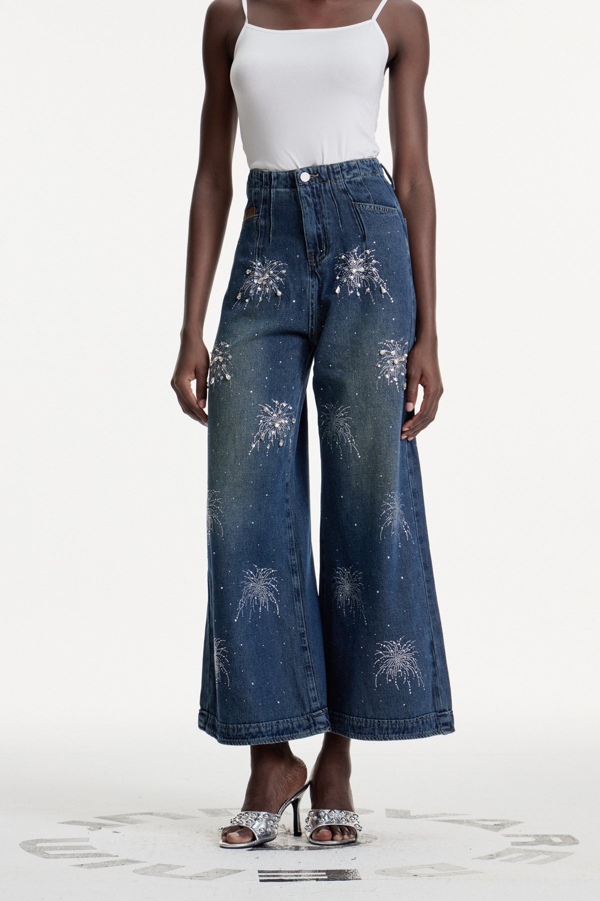 Conchita Kristal Detaylı Jean Pantolon