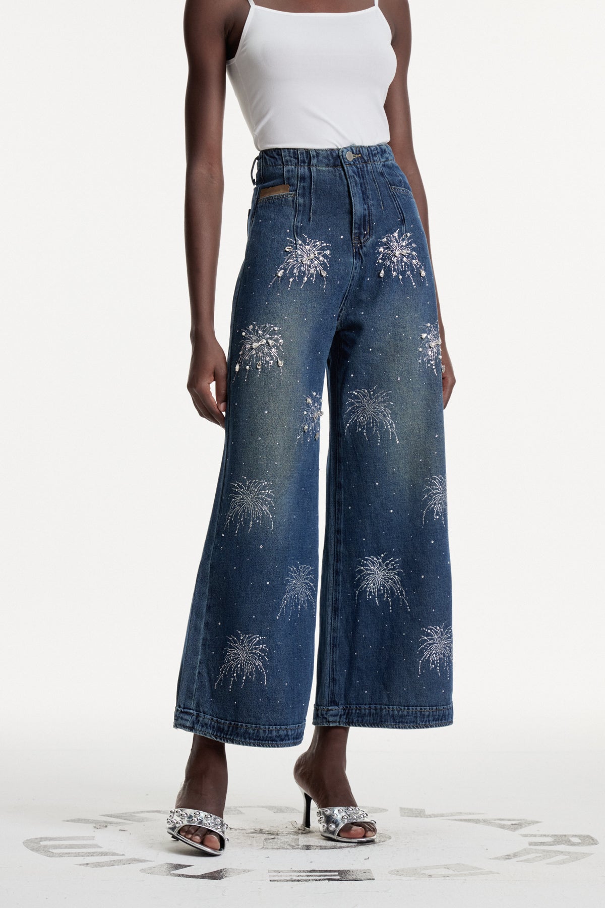 Conchita Kristal Detaylı Jean Pantolon