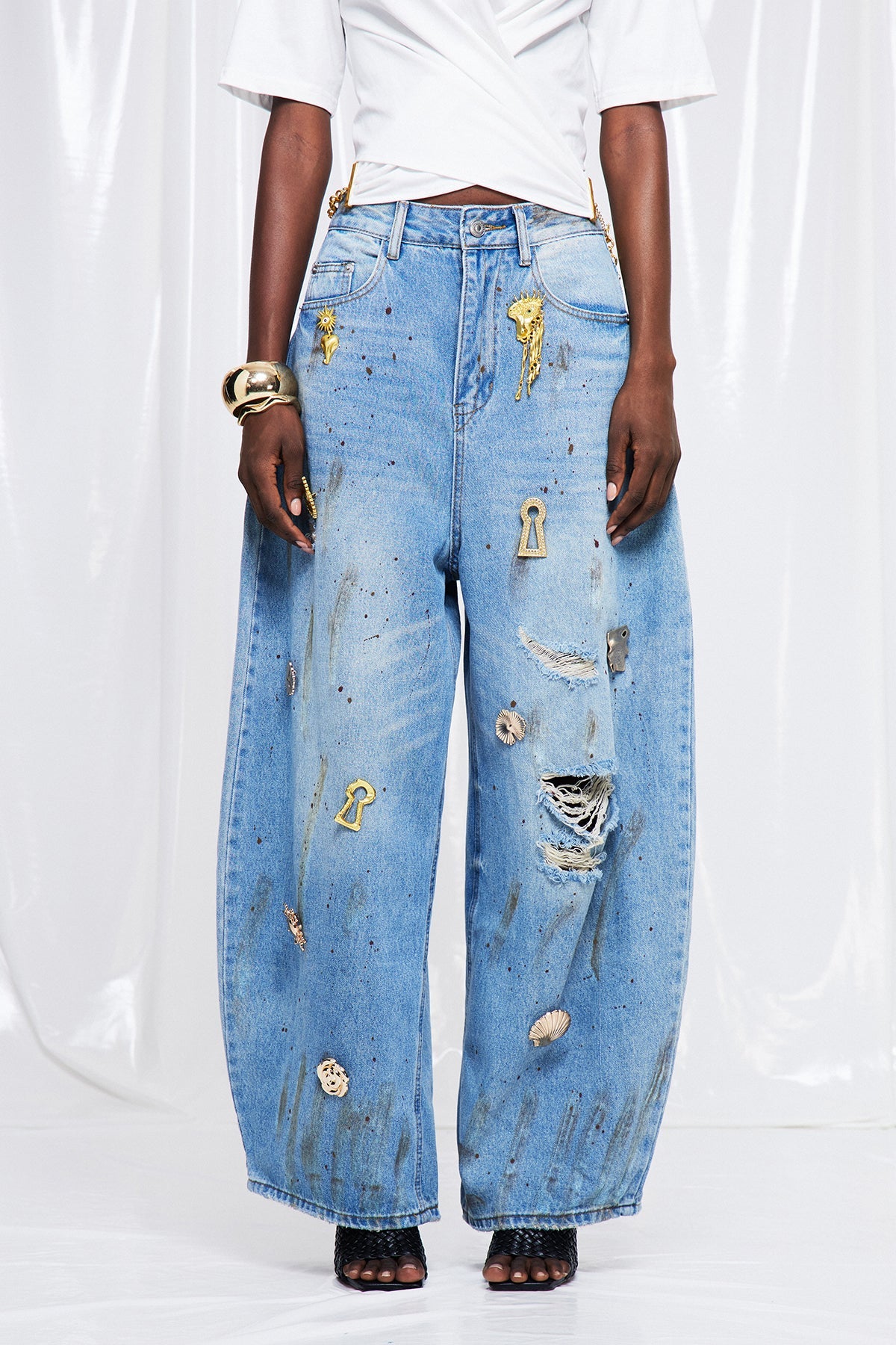 Frigyes Süslemeli Yırtık Baggy Jean Pantolon