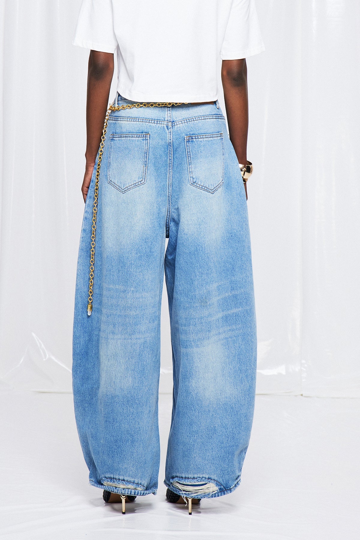 Frigyes Süslemeli Yırtık Baggy Jean Pantolon